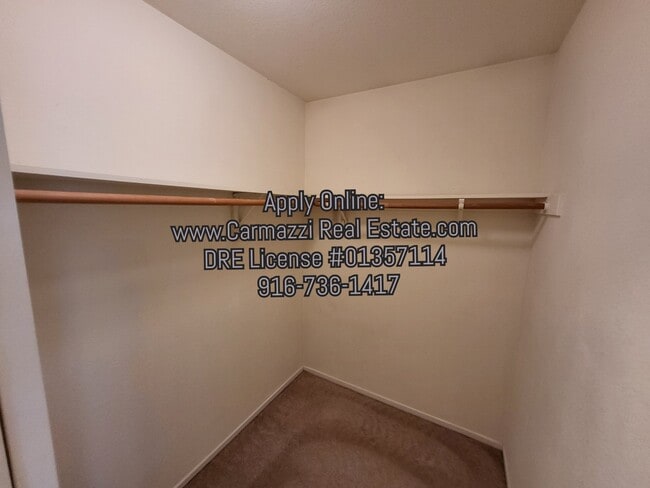 Building Photo - 9451 Lakewind Ln