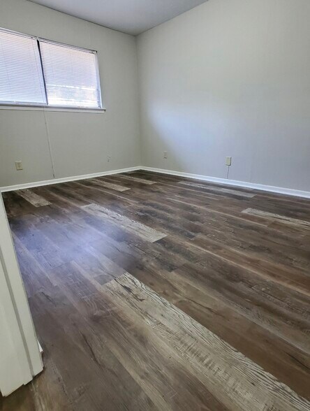 Building Photo - 7455 Calder Ave