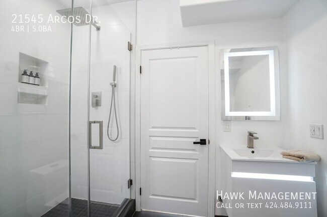 Building Photo - 21545 Arcos Dr