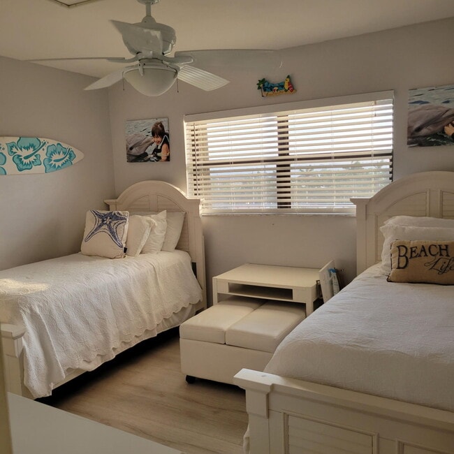 Building Photo - 10310 S Ocean Dr