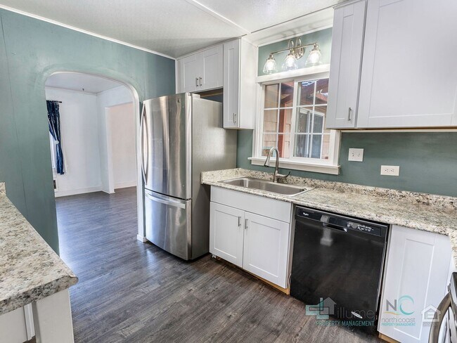 Building Photo - Beautiful River-View Home Near Downtown Warrenton