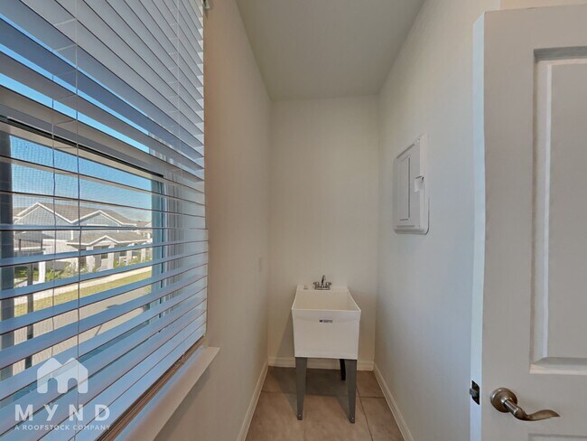 Building Photo - 792 MIDDLETON ST