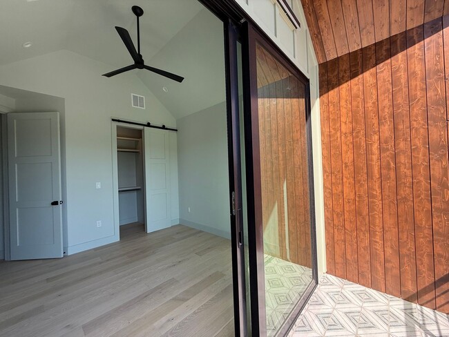Building Photo - South Austin Oasis