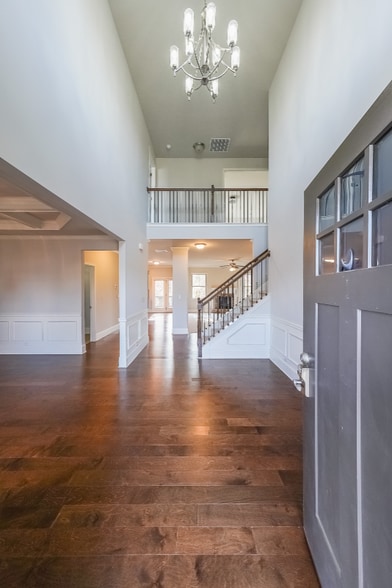 Building Photo - 408 After Glow Smt