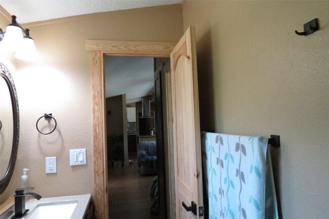 Building Photo - 177 White Oak Dr
