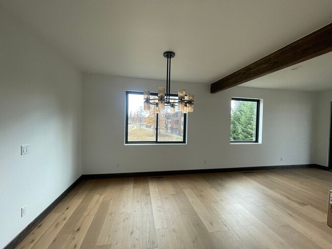 Building Photo - Whitefish Landing Town House