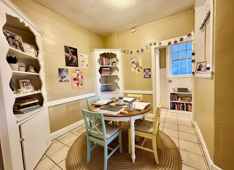 Building Photo - 330 St Paul St