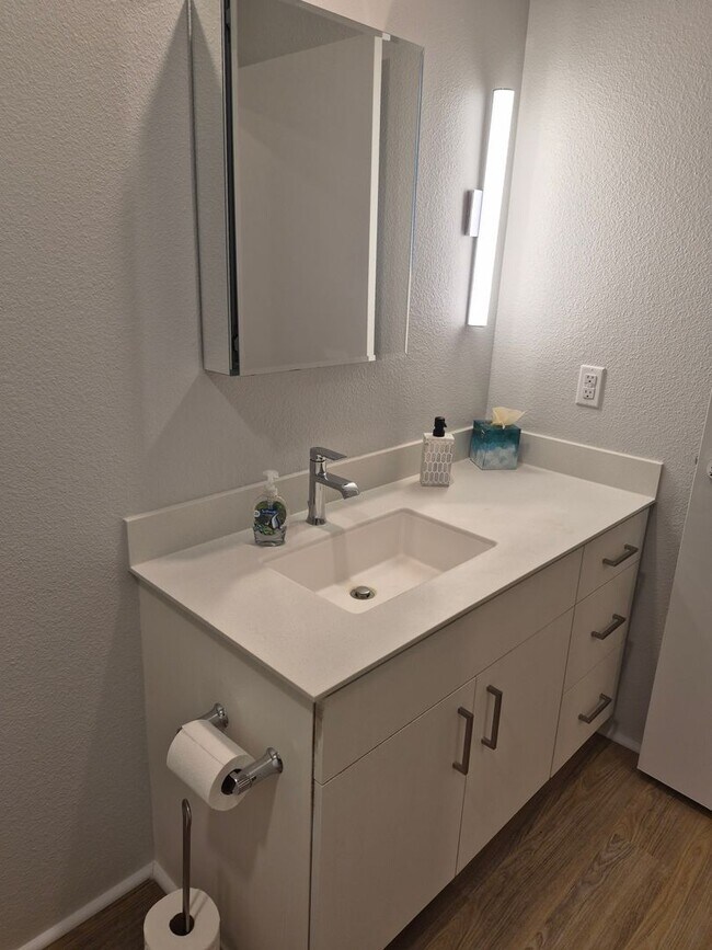Building Photo - Newly Built Condo Studio, 1ba, 1pkg 354sqft. for $2300