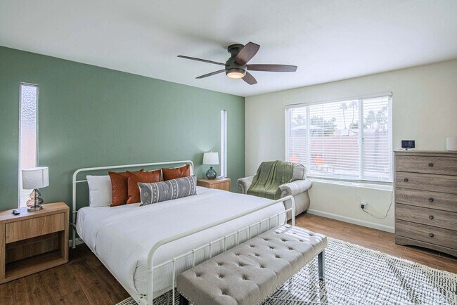 Building Photo - 6411 E Thunderbird Rd