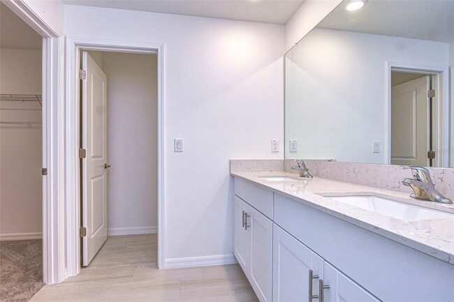Building Photo - 8879 Little Bluestem Dr