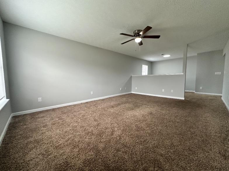 Building Photo - 3906 Dunbar Ave