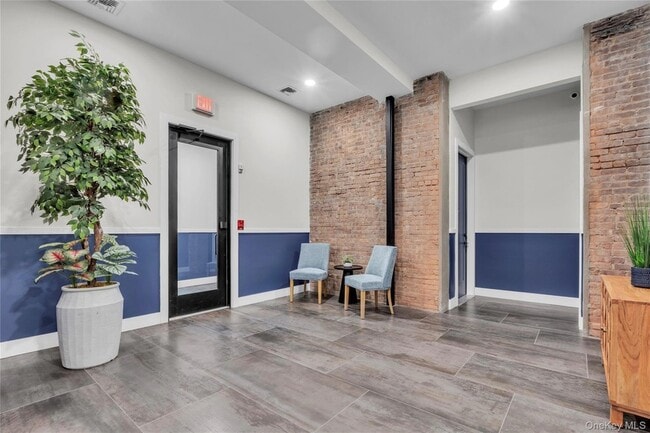 Building Photo - 185-191 Ashford Avenue Unit 12