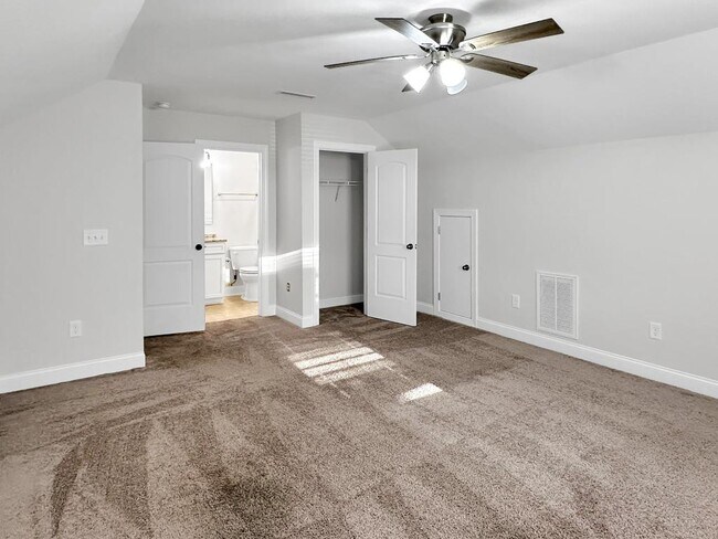 Building Photo - 1102 Dartmouth Dr