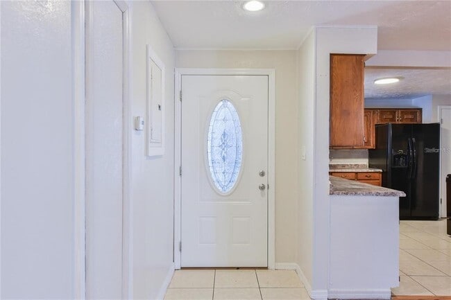 Building Photo - 1828 SE Lake Weir Ave