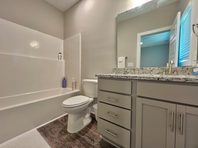 Building Photo - 3925 Overbrook Dr