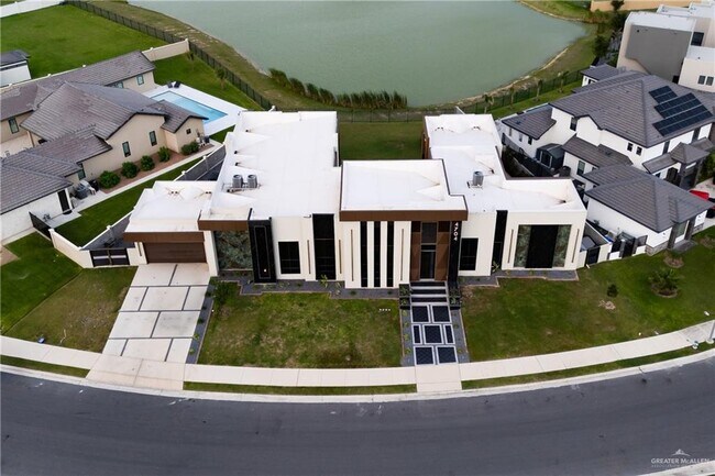 Building Photo - 43 Estancia Pkwy