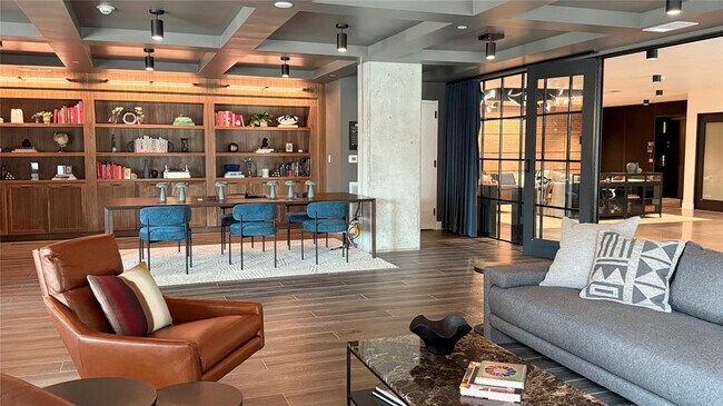 Building Photo - 4315 S Congress Ave