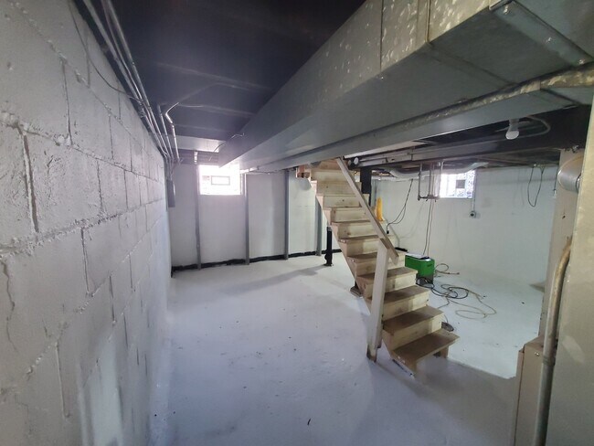 Building Photo - 1548 S 56th St