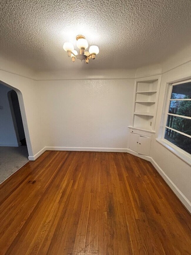 Building Photo - 2 Bedroom 1 Bath Home Newberg OR 97132