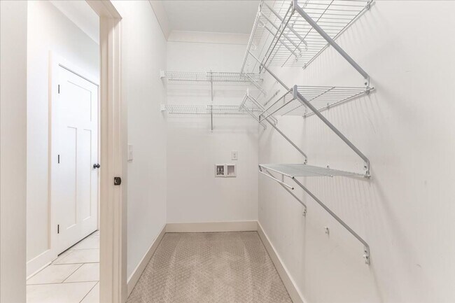 Building Photo - Stunning Home w Million Dollar Views! 4 Be...