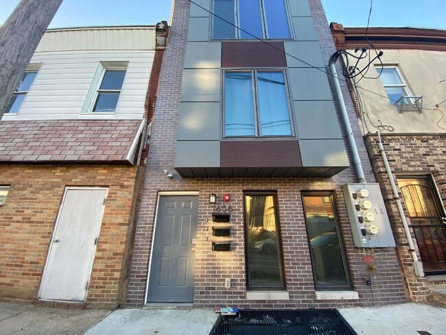 Building Photo - 1606 Point Breeze Ave