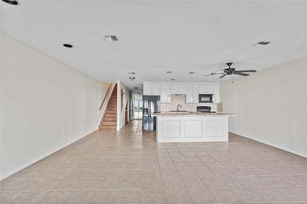 Building Photo - 8416 Seawall Blvd