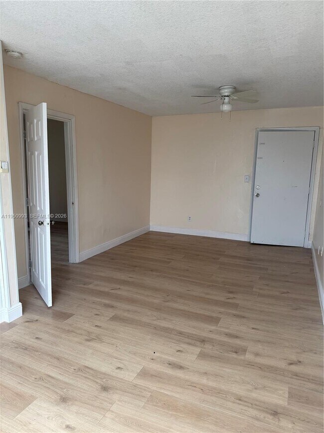 Building Photo - 7640 Kimberly Blvd