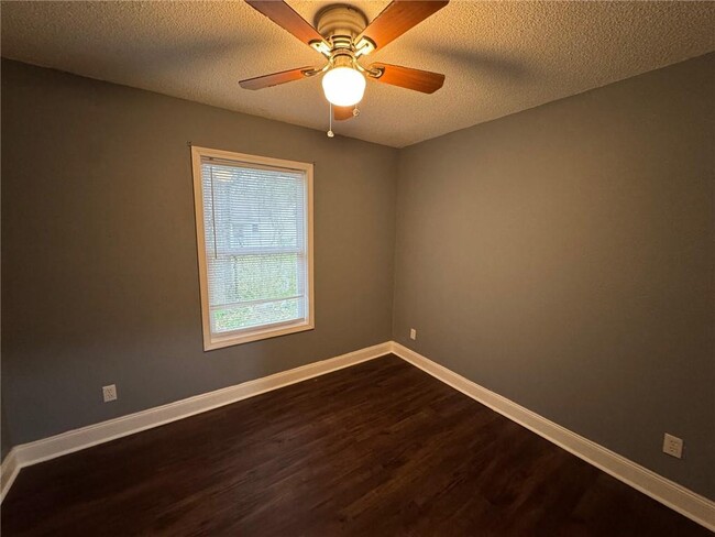 Building Photo - 1105 Adams St