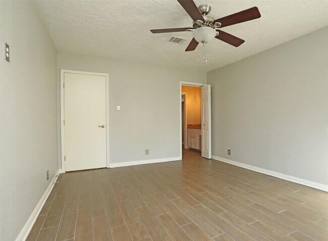 Building Photo - 12870 Westella Dr