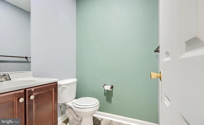 Building Photo - 4 Maya Way