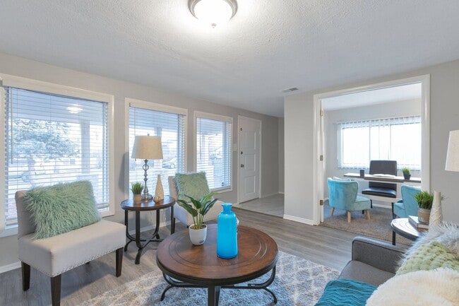 Building Photo - Beautiful 3 Bed 1 Bath Home in Edgewater!