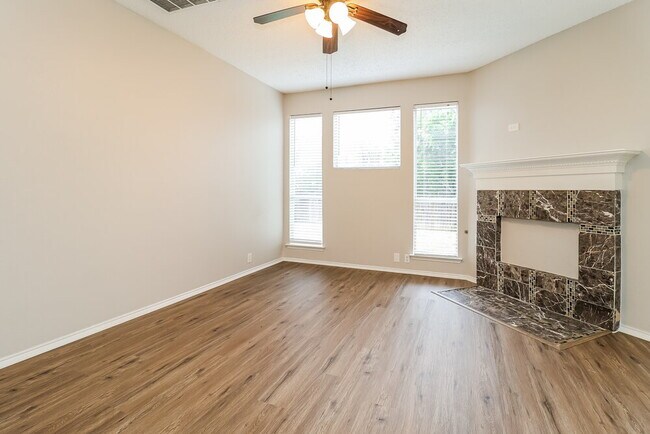 Building Photo - 3336 Raleigh Dr