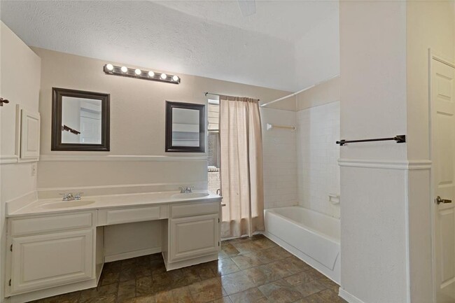 Building Photo - 3106 Lazy Brook Dr
