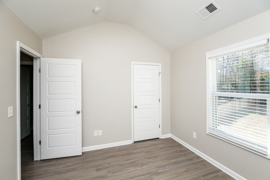 Building Photo - 149 Lindsey Dr