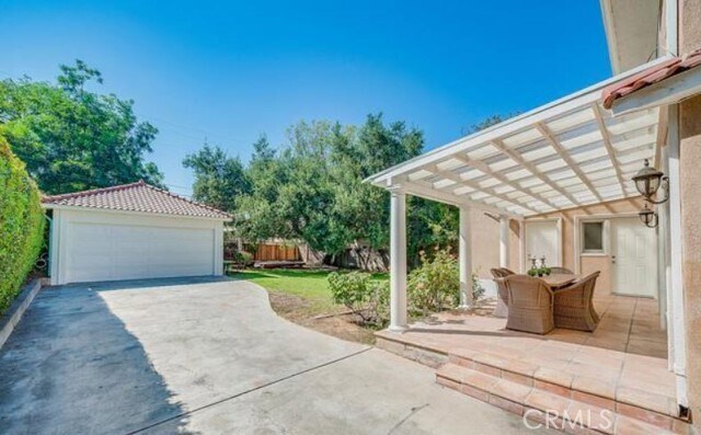 Building Photo - 1231 S St Andrews Pl