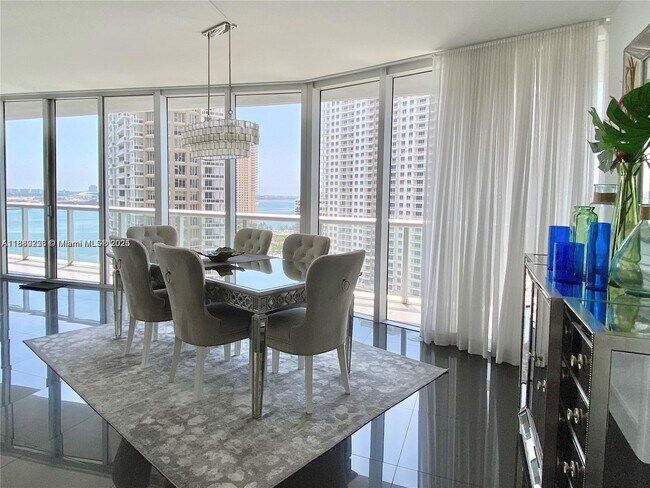 Building Photo - 465 Brickell Ave