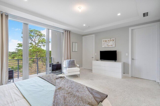 Building Photo - 1841 NW 42nd Dr