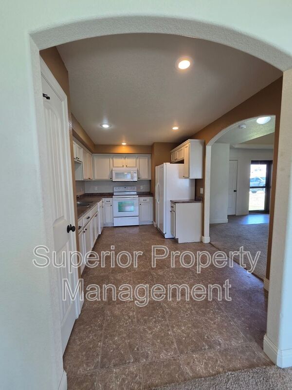 Building Photo - 3921 Gunsmoke Rd