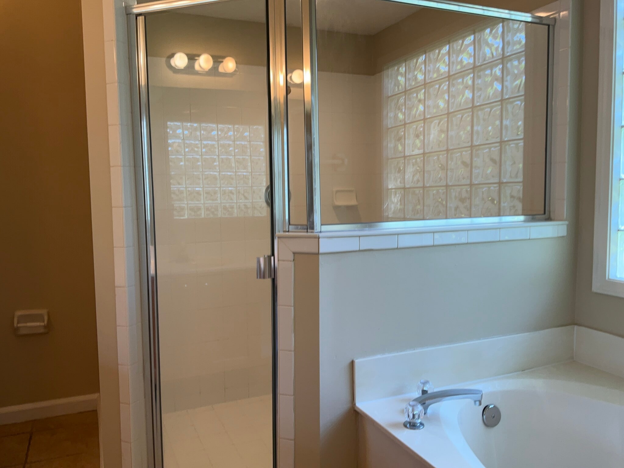 Building Photo - 1982 Protection Pt