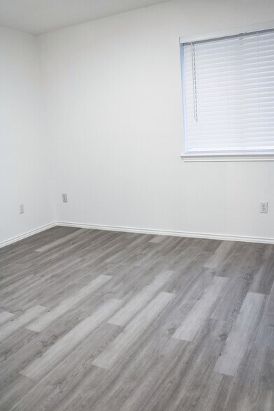 Building Photo - 17400 Bottle Springs Ln