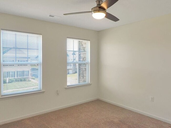 Building Photo - 23363 Marview Ct