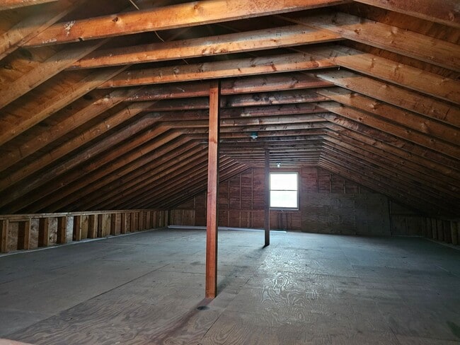 Building Photo - 616 N Washington St