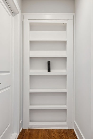 Building Photo - 2310 Vaulx Ln