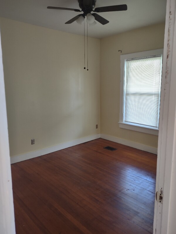 Building Photo - 261 Brooks Ave