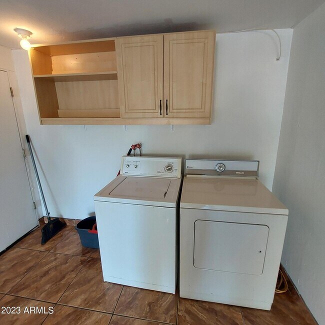 Building Photo - 1636 N 64th Dr