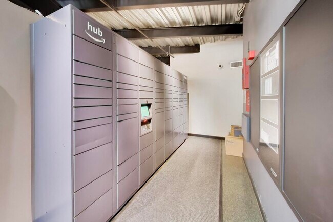 Building Photo - 616 W Fulton St