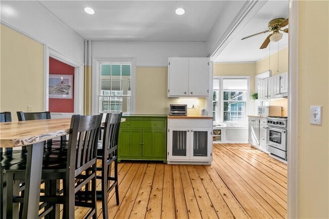 Building Photo - 58 Second St