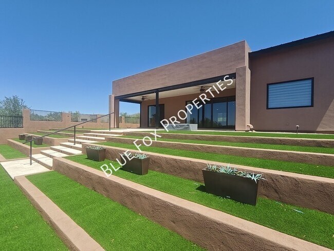 Building Photo - 13037 N Red Quail Pl