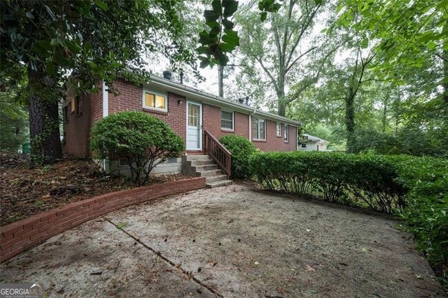 Building Photo - 2293 Vistamont Dr