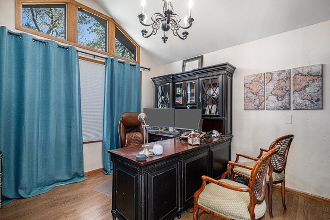 Building Photo - "Spacious 4-Bedroom Retreat with 3.5 Baths...